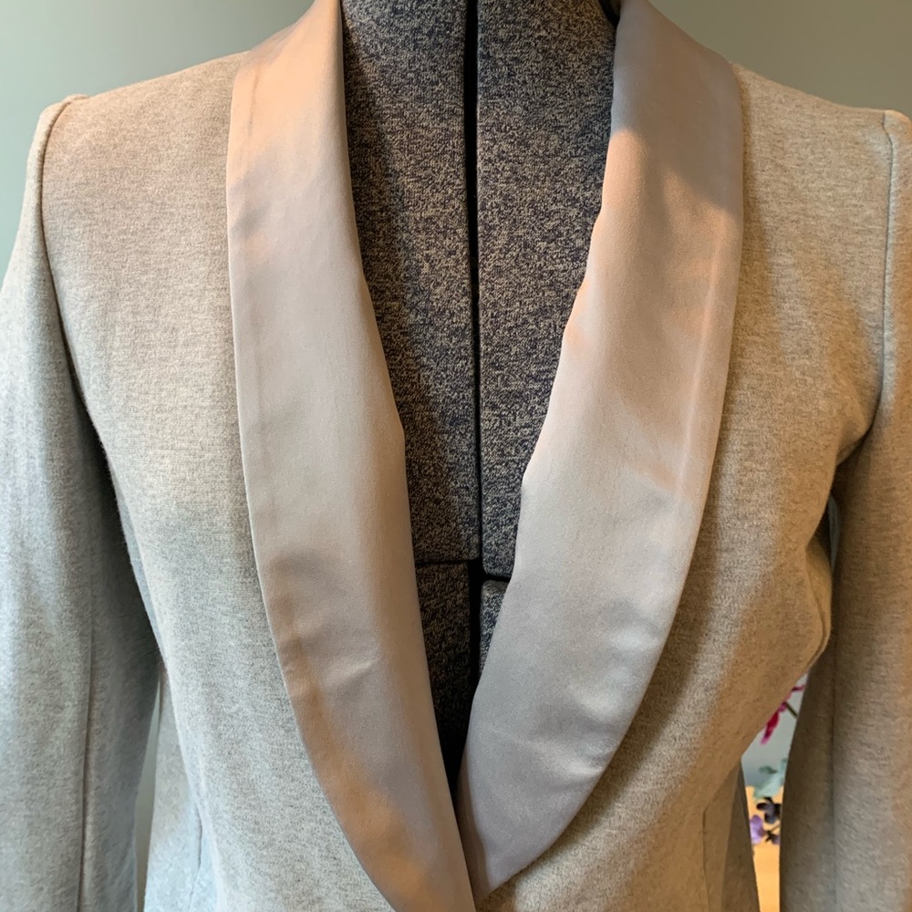 Gap Soft Gray Cropped Jacket - Picture 3 of 16